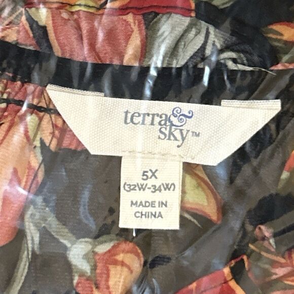 Terra & Sky Black Red Floral Maxi Dress Plus Size 5X 3/4 Sleeve Keyhole Tie Neck - Picture 3 of 16